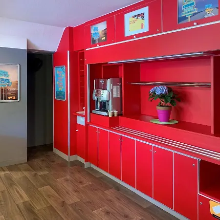 Hotelf1 Calais Hotel