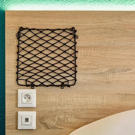 Hotelf1 Calais Hotel *