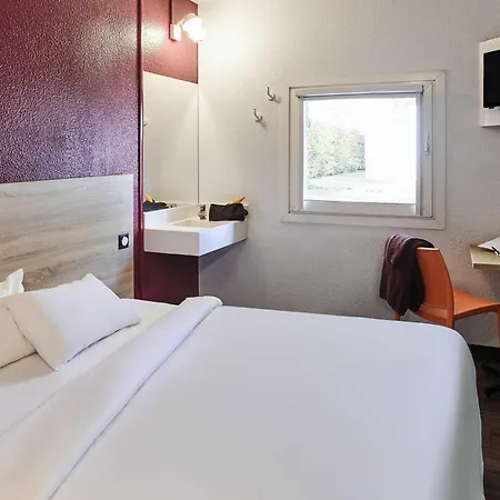 Hotelf1 Calais Hotel