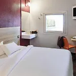 Hotelf1 Calais Hotel