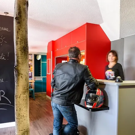 Hotelf1 Calais * Coquelles