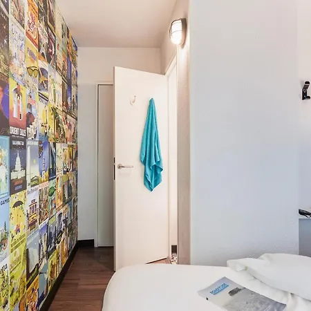 Hotelf1 Calais * Coquelles