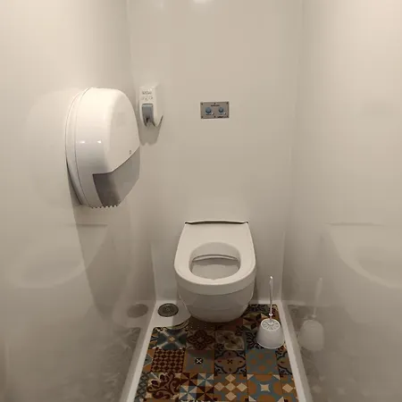 Hotelf1 Calais * Coquelles