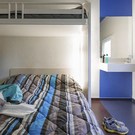 Hotelf1 Calais * Coquelles