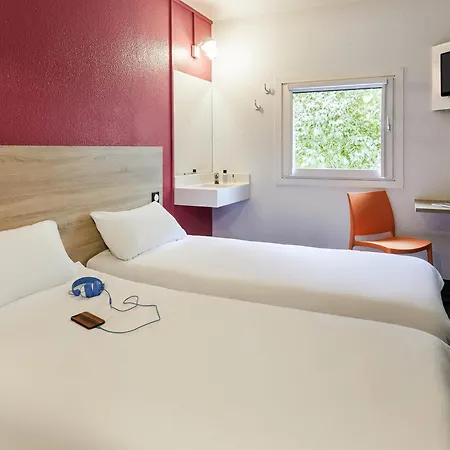 Hotelf1 Calais Hotel