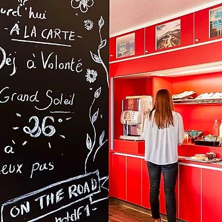 Hotelf1 Calais *