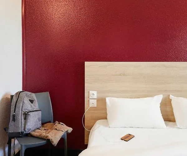 Hotelf1 Calais * Coquelles