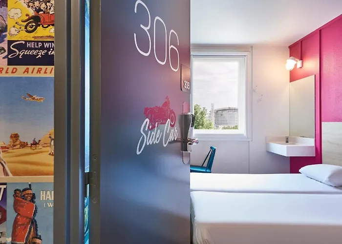 Hotelf1 Calais Hotel