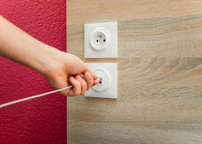 Hotelf1 Calais * Coquelles