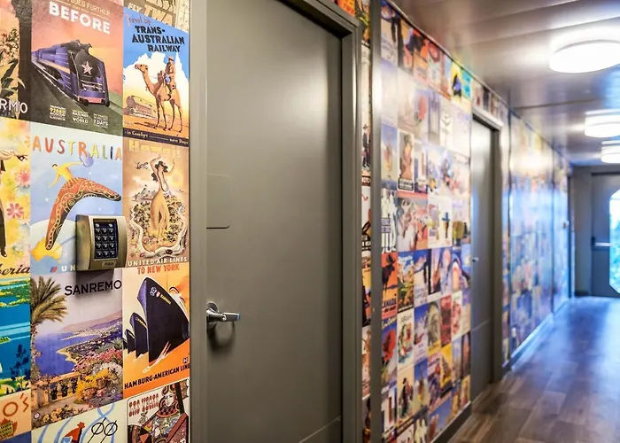 Hotelf1 Calais Hotel