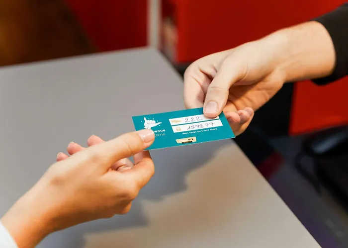 Hotelf1 Calais Hotel *