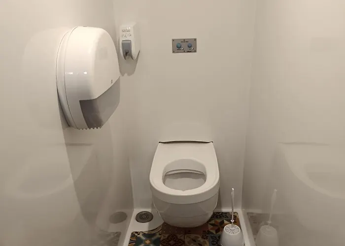 Hotelf1 Calais * Coquelles