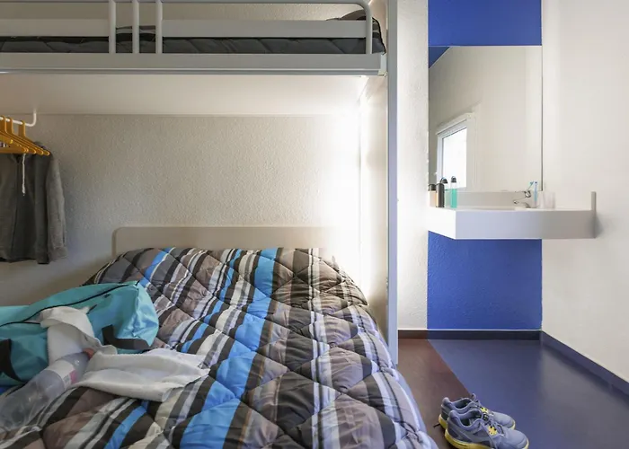 Hotelf1 Calais * Coquelles