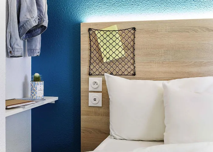 Hotelf1 Calais Hotel *