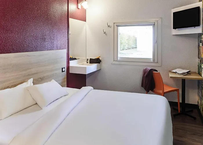 Hotelf1 Calais Hotel