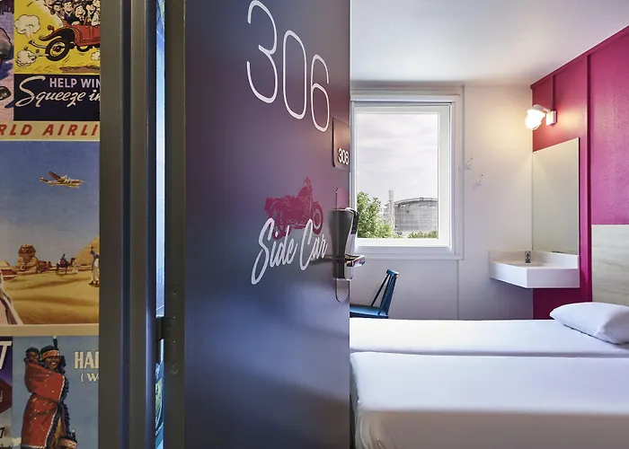 Hotelf1 Calais Hotel